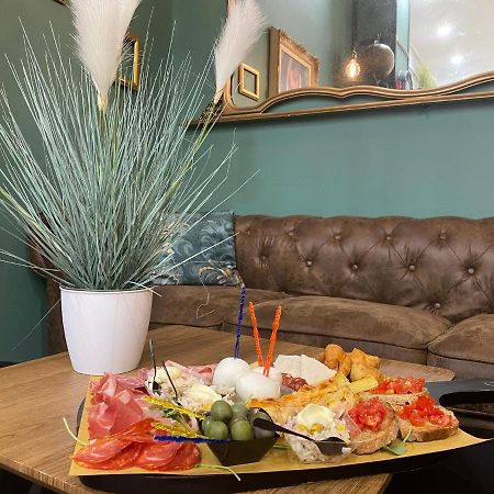 سيستيرنا دي لاتينا B&B Caffe Retro' المظهر الخارجي الصورة